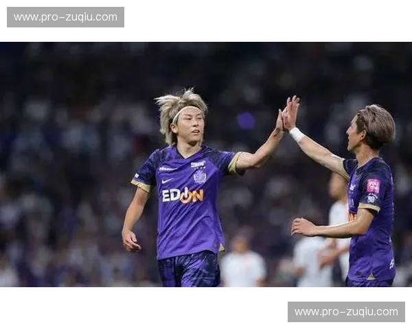 浪潮翻涌，绿茵争雄：广岛三箭与大阪钢巴的宿命对决